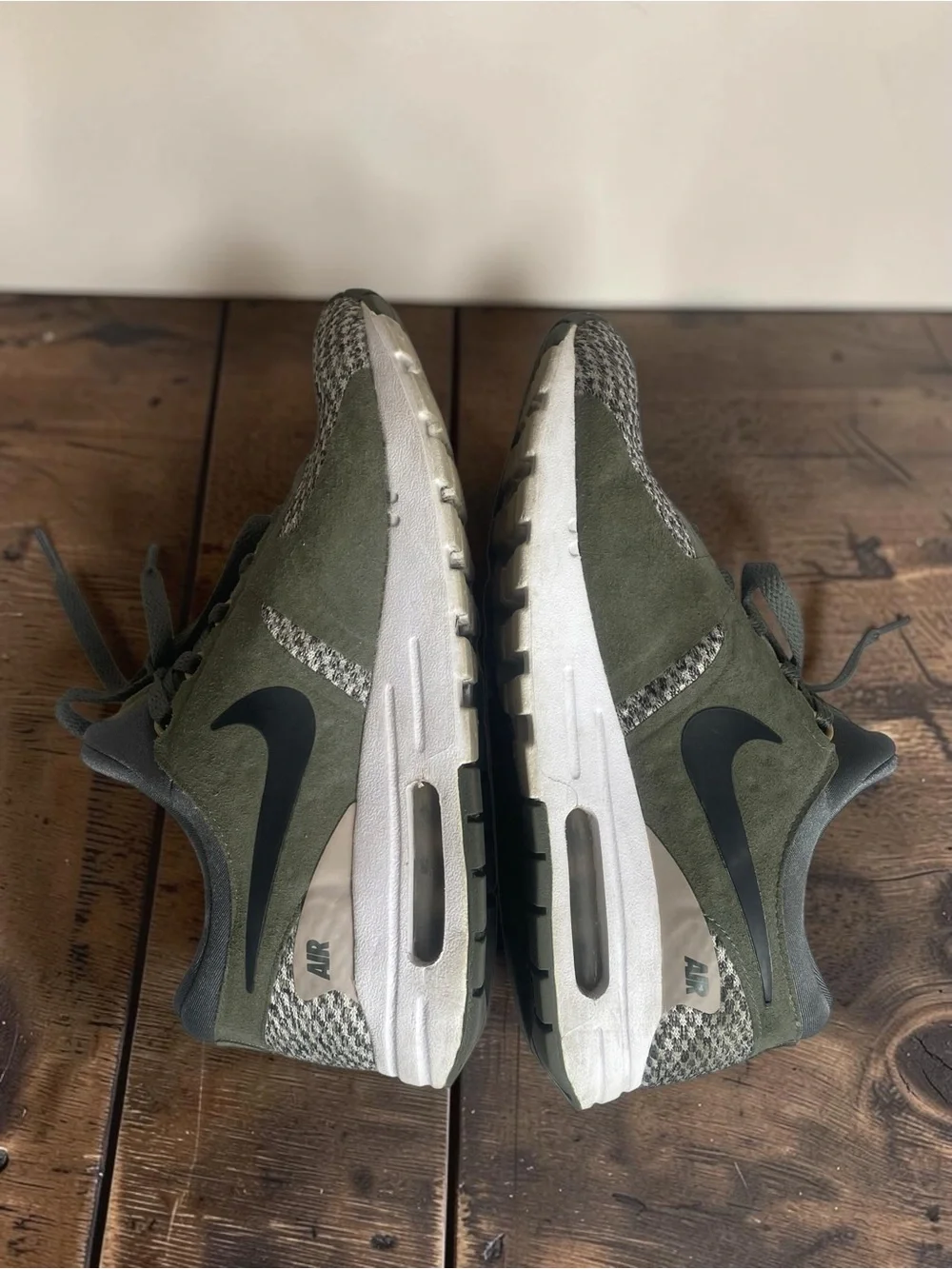 Nike Air Max zero grey & white YOUTH size 6 Casual Sneakers unisex style